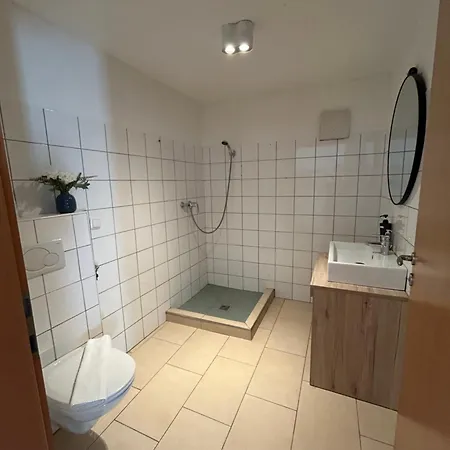 Adler I Haus-innenhof 哥林素萨尔察赫