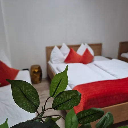 Adler I Haus-innenhof 3*